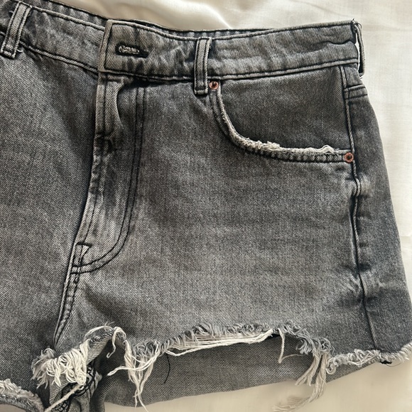 ZARA size 10 Jean shorts - Picture 3 of 3